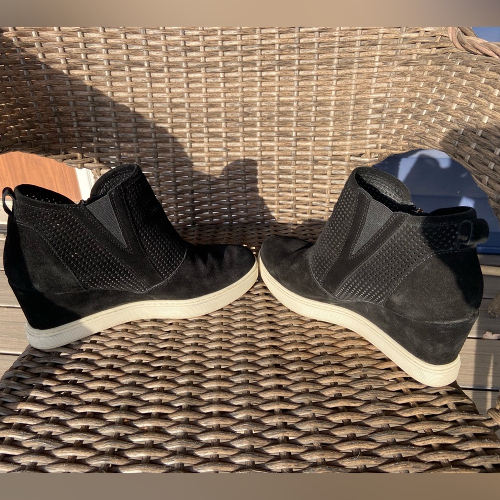 Sofft black suede leather perforated wedge platform bootie Sz 10M - Picture 6 of 11